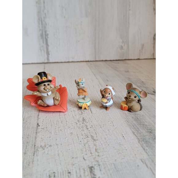 Thanksgiving pilgrim mouse Indian squirrel miniature figure set - Picture 1 of 9